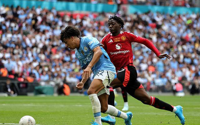 曼城门将神勇扑救助球队逆转比分,喜获胜利的简单介绍 曼城门将神勇扑救助球队逆转比分,喜获胜利的简单介绍