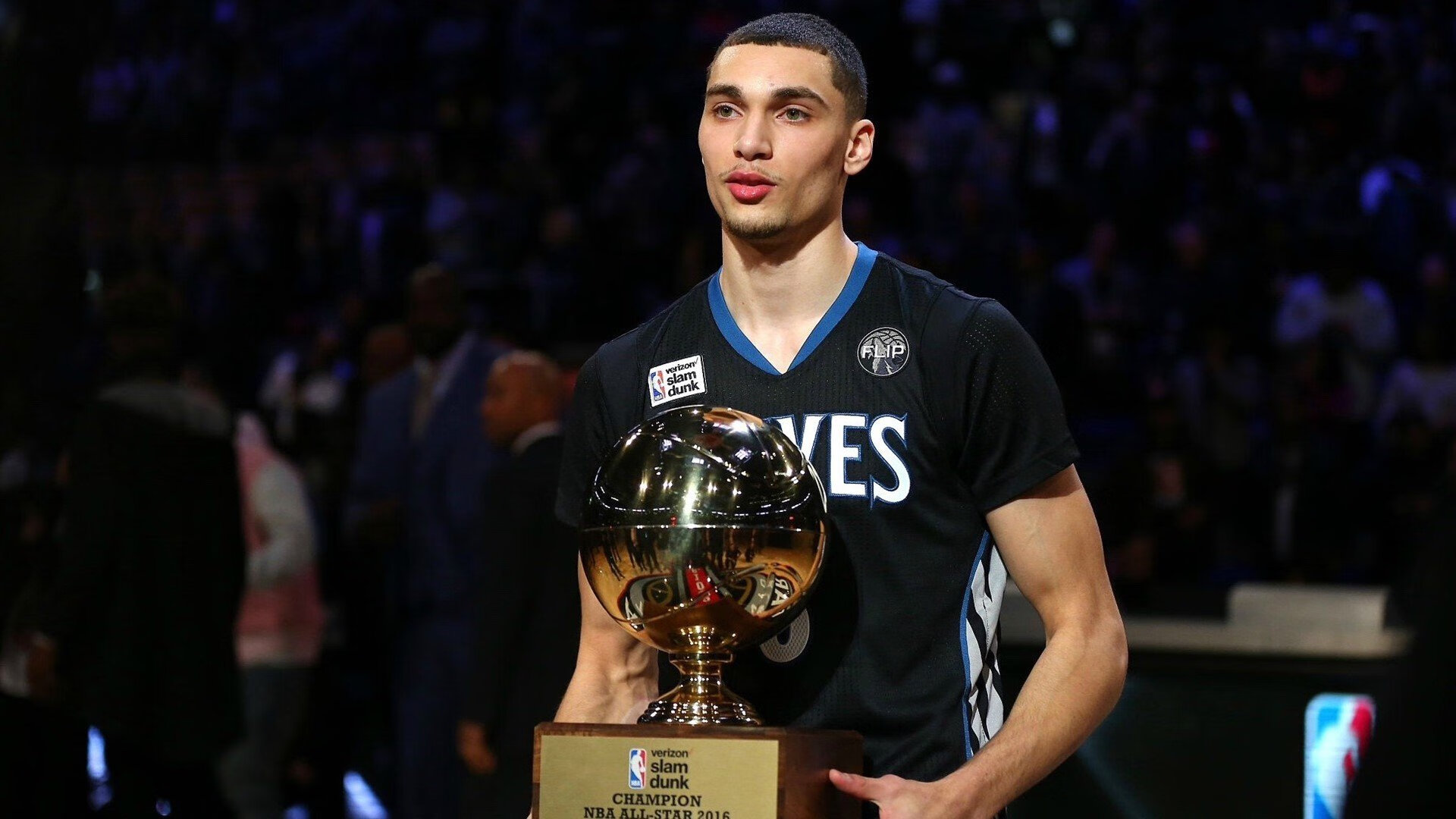 孤胆英雄与团队铁壁,布克关键先生本色助独行侠力克热火