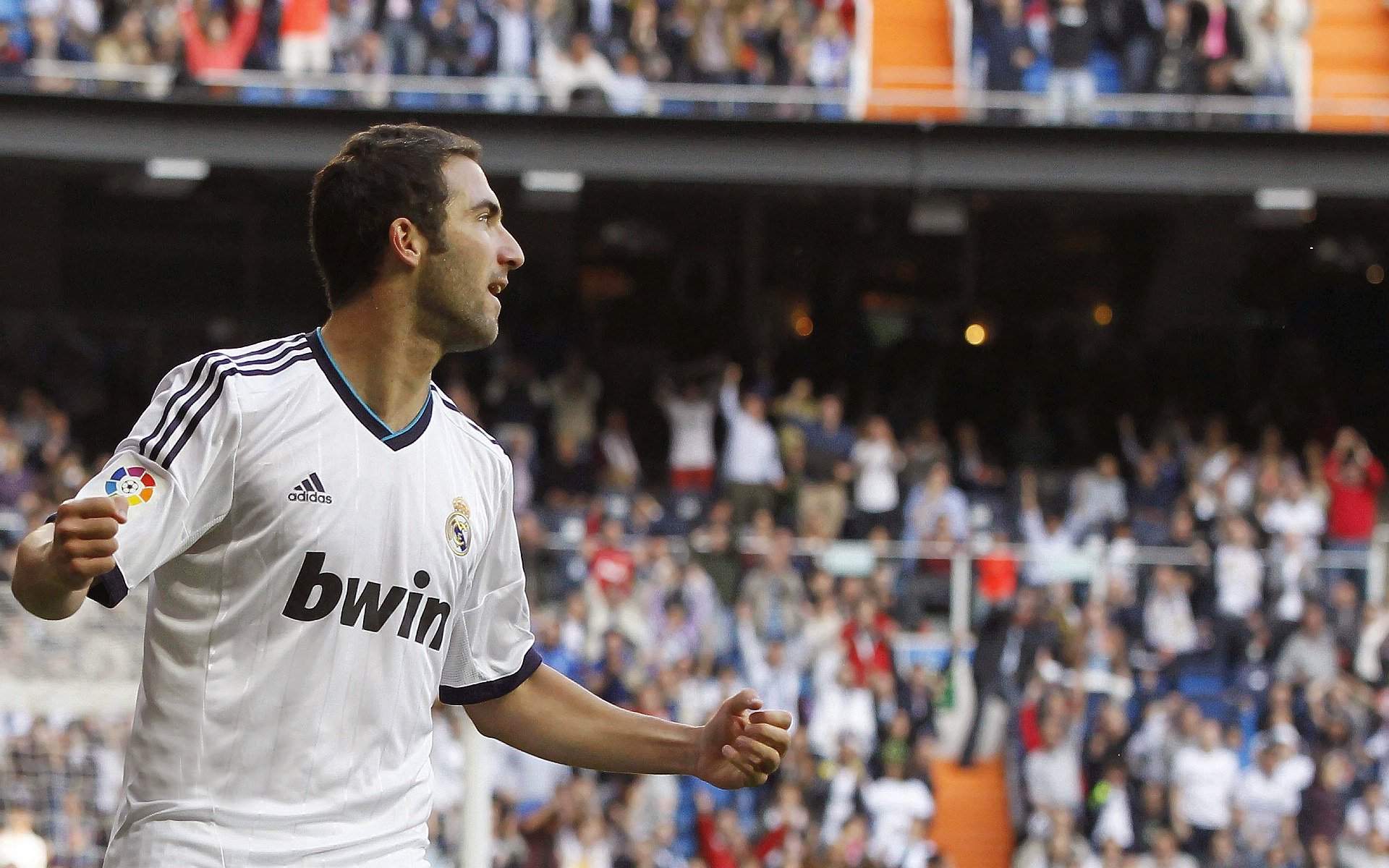 F1街道赛之夜，赖斯在焦点战中证明自己，从新星到领航者的蜕变