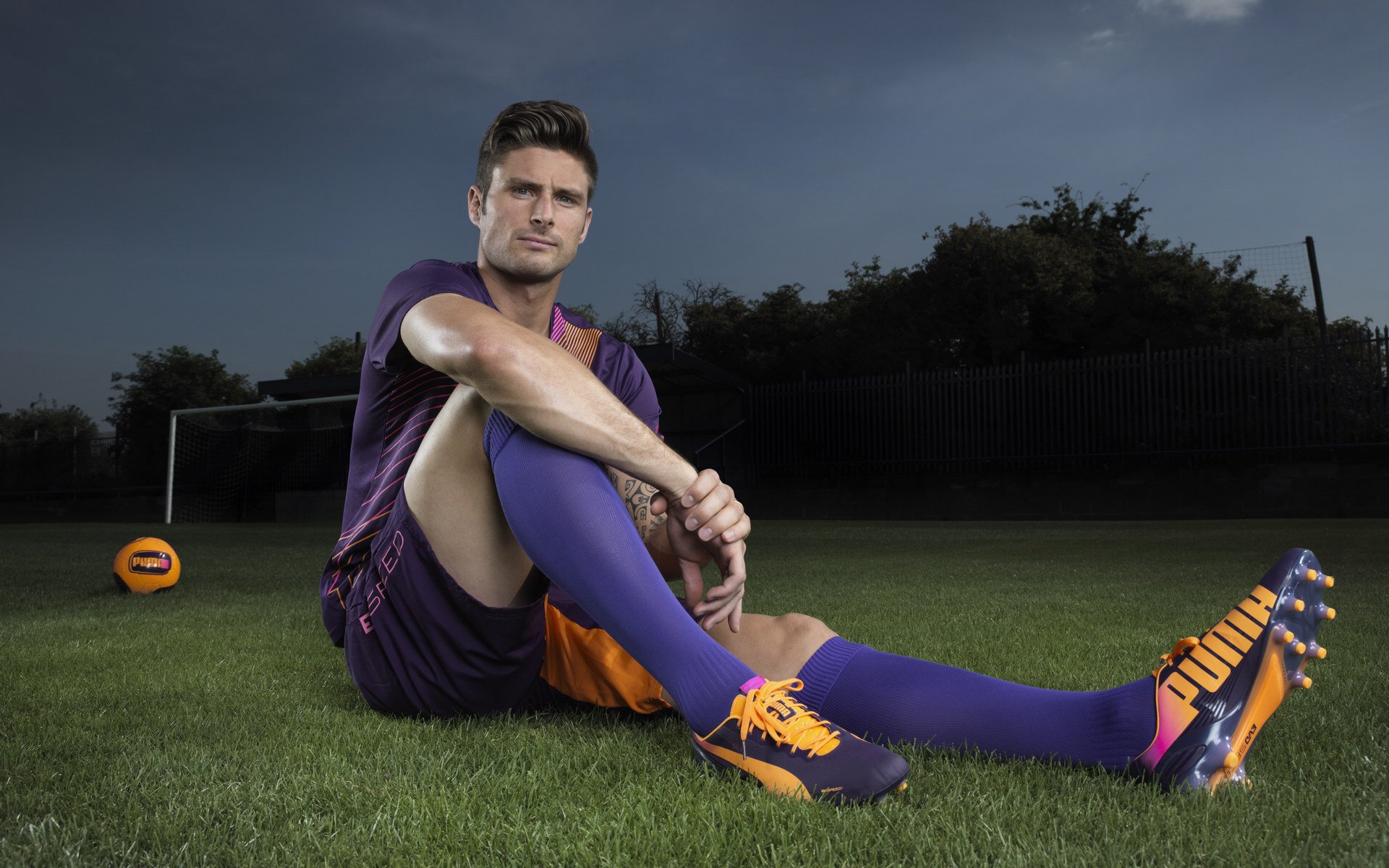 法网险胜澳网，兹维列夫带队取胜，红土上的战术革命